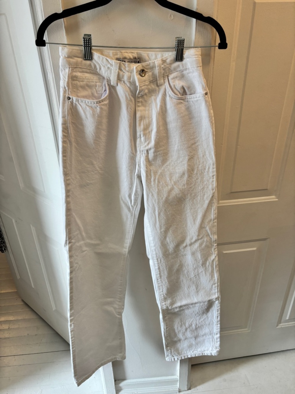 Zara White High-Rise Straight Jeans